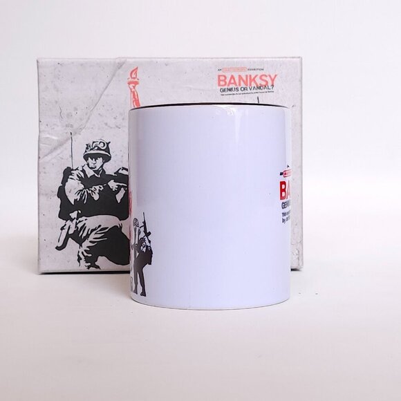 BANKSY GENIUS or VANDAL? Unothorized Echibition Mug BNIP - Picture 5 of 13